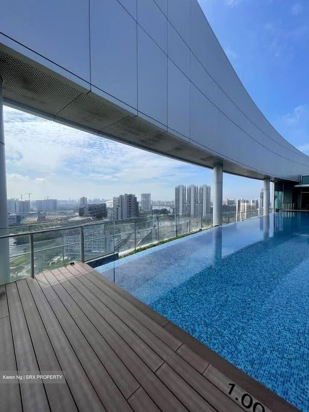 Arc 380 (D8), Office #612395051